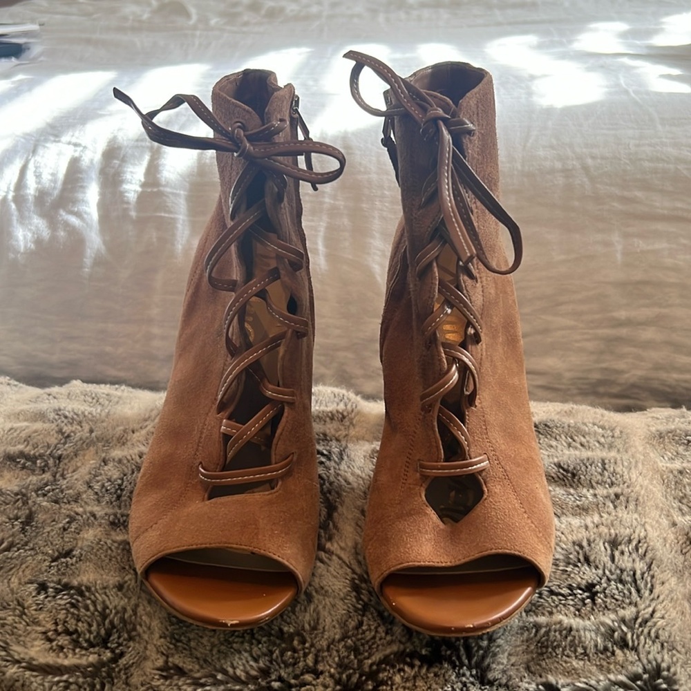 Sam Edelman suede boot heels. Size Women’s US 9.5